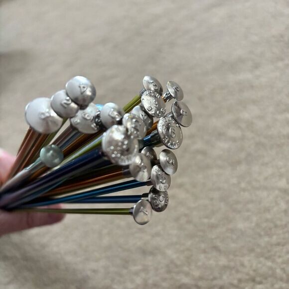 Lot Of 25 Miscellaneous Knitting Needles - Picture 4 of 5